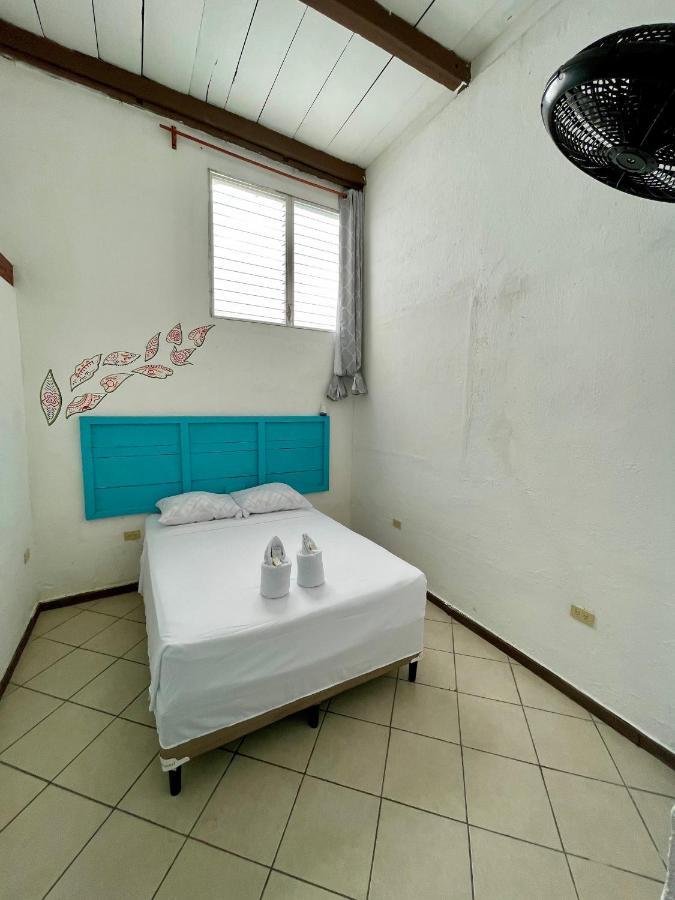 Hostal Inn 2 Флорес Екстер'єр фото