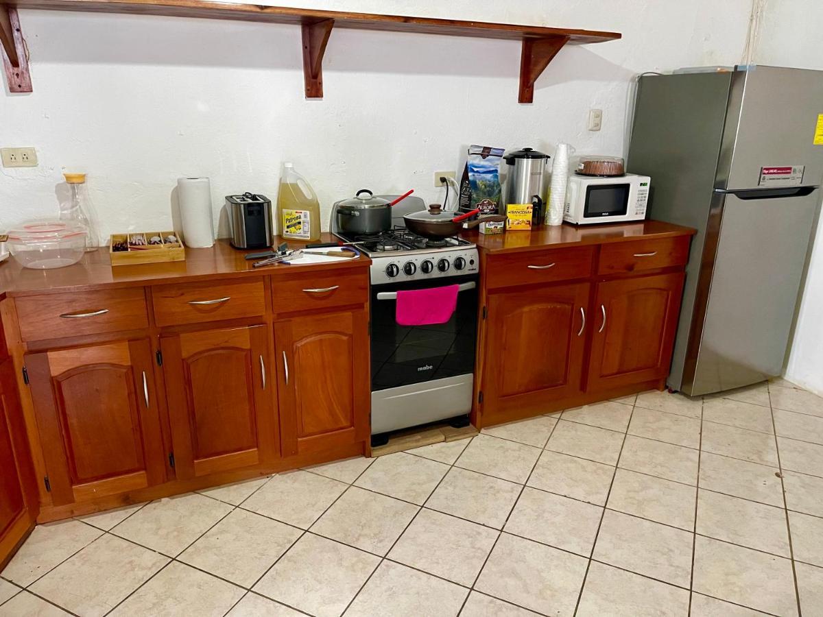 Hostal Inn 2 Флорес Екстер'єр фото