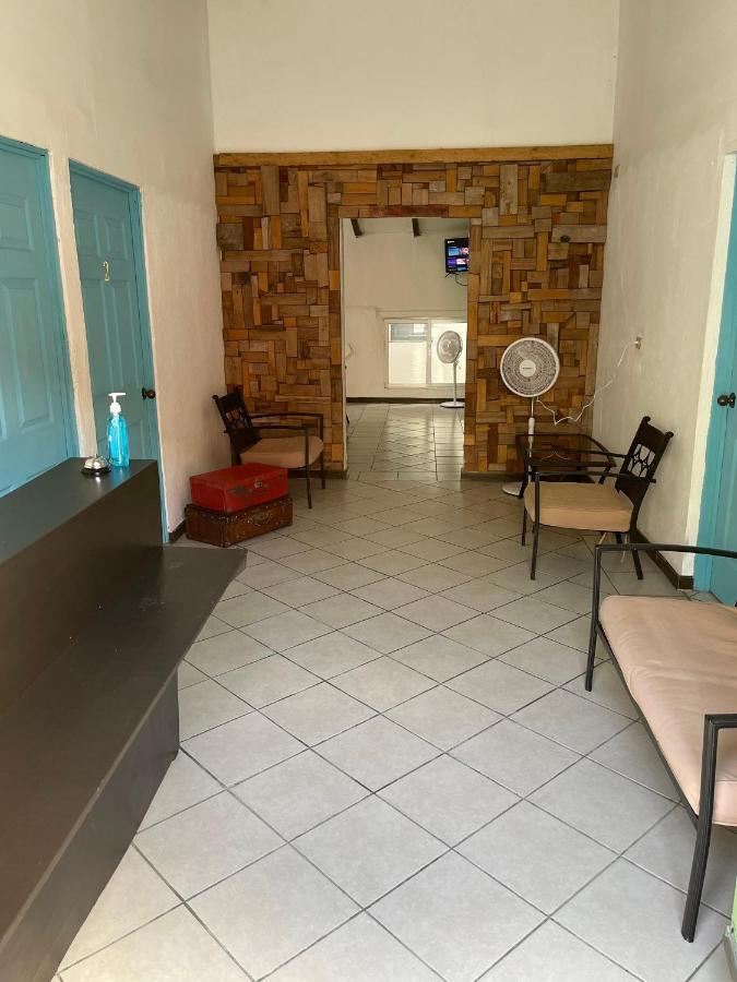 Hostal Inn 2 Флорес Екстер'єр фото
