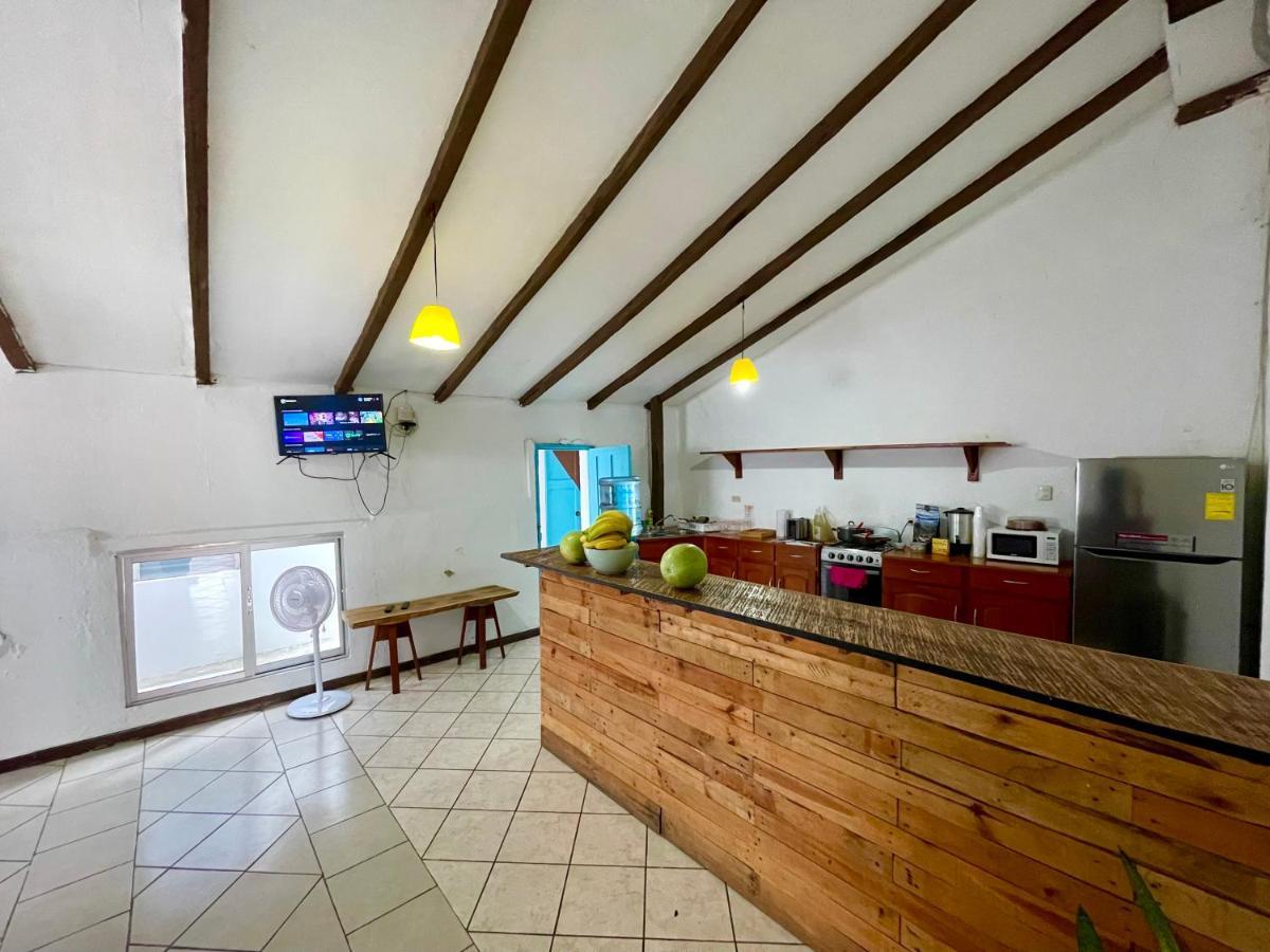Hostal Inn 2 Флорес Екстер'єр фото
