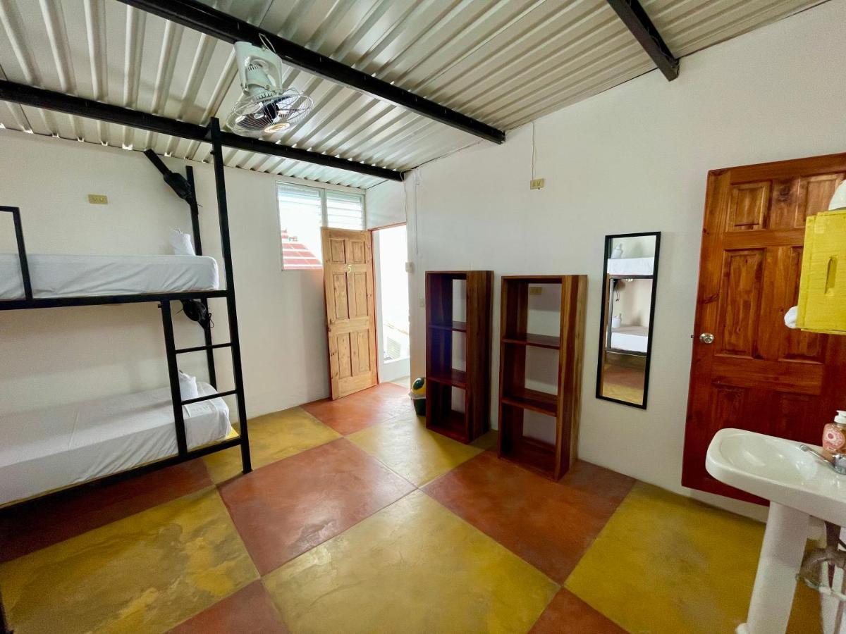 Hostal Inn 2 Флорес Екстер'єр фото