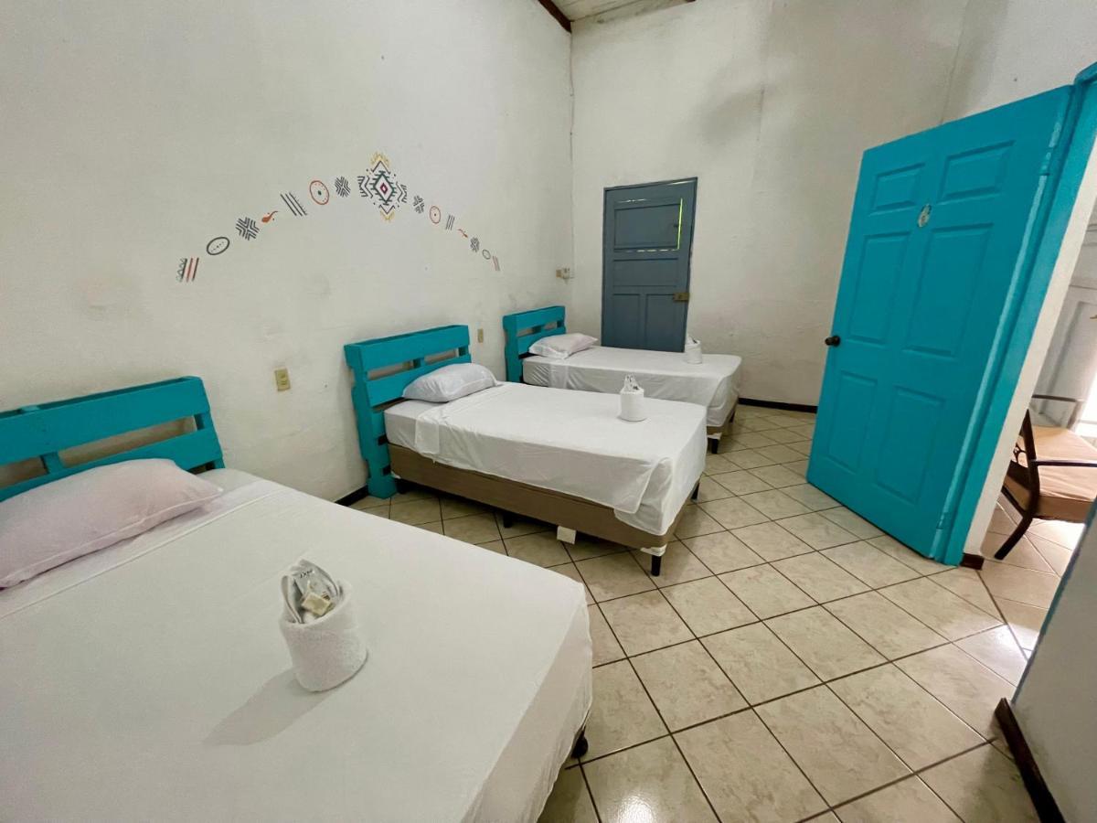 Hostal Inn 2 Флорес Екстер'єр фото