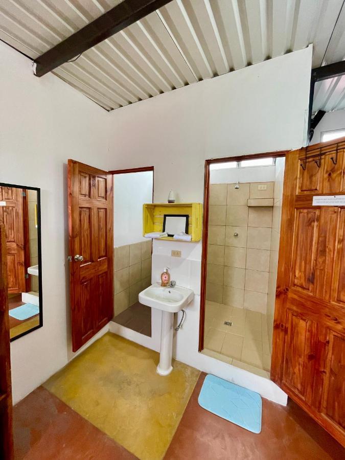 Hostal Inn 2 Флорес Екстер'єр фото