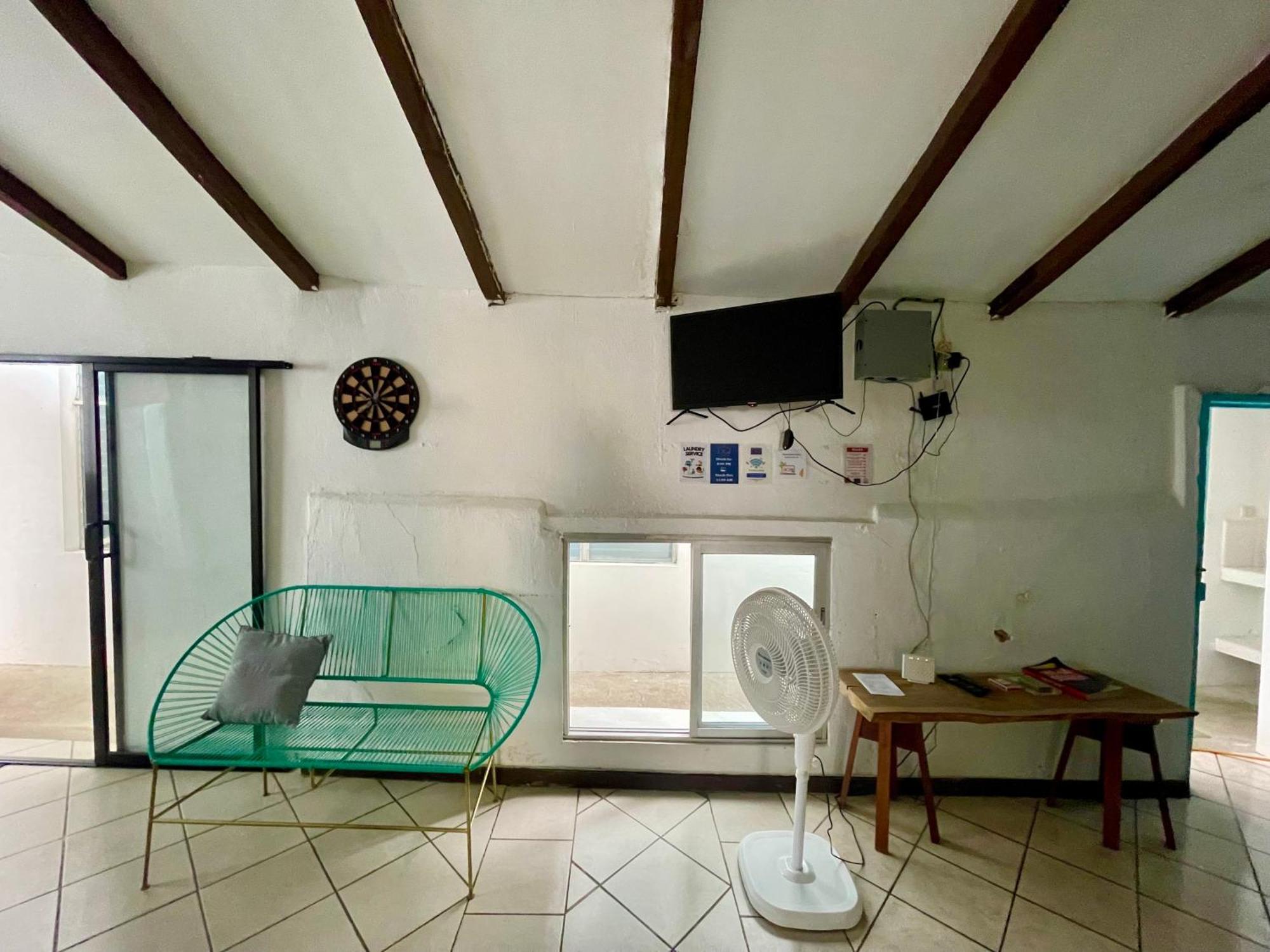 Hostal Inn 2 Флорес Екстер'єр фото